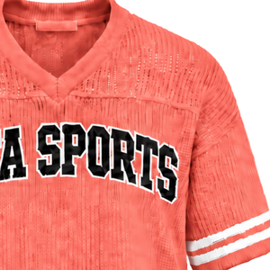 Maillot de sport rayé à col en V tricoté sur mesure rouge corail, à manches courtes, respirant, coupe oversize, décontracté, pour équipe sportive - Product Image 5