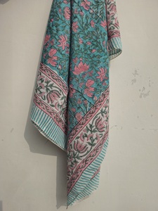 Paréo de plage léger en coton fait main, imprimé floral, style bohème, écologique, 1 pièce (avant) - Product Image 5