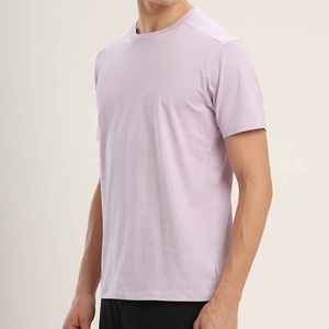 เสื้อยืดคอกลมแขนสั้นสีม่วงอ่อนสำหรับผู้ชาย ทรงปกติ ผ้าคอตตอนเจอร์ซีย์ สวมใส่สบายๆ รับผลิตแบบ OEM ODM - Product Image 5