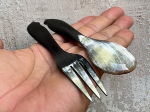 Cuillère à salade artisanale en corne de buffle naturelle, écologique, design personnalisé, manche poli, par Uttar CRAFTS - Product Image 4