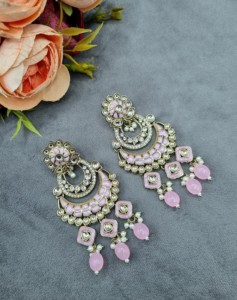 Pendientes Chandbali de Diseño Meenakari, Chapados en Oro Antiguo con Piedras y Perlas para Mujer, Colección para Bodas, Recepciones y Fiestas - Product Image 4