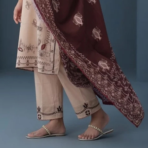High Embroidered Women Shalwar Kameez Branded Style Women Shalwar Kameez Dupatta Set Wholesale - Product Image 5