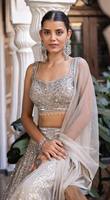 VISHNU K DESIGNS LAHENGA CHOLI DUPATTA en Faux Georgette avec Broderie de Paillettes, Style Vintage, pour Fête, Mariage, Diwali, Longueur au Sol, Livraison Rapide