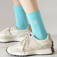 Chaussettes unies pour femmes avec broderie colorée, chaussettes de sport professionnelles en coton absorbant la transpiration et respirantes