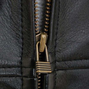 Chaqueta de Cuero Sintético Estilo Casual y Urbano, Diseño Personalizado de Alta Calidad, Corte Ajustado, Transpirable e Impermeable para Hombre - Product Image 4