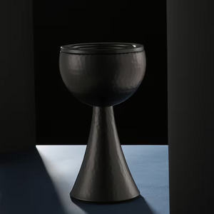 Encensoir Mabkhara moderne en or métallique, design architectural contemporain, pour résine d'Oud et encens. - Product Image 4