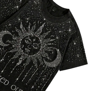 T-shirt Homme Oversize Coton Lourd Noir Délavé avec Motif Strass Soleil et Lune, Style Streetwear Scintillant, OEM - Product Image 3