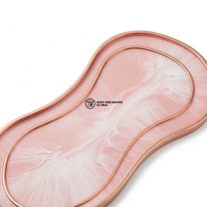 Plateau en marbre rose pâle avec bordure dorée |   Plateau de service ovale moderne en marbre rose pâle avec bordure dorée - Product Image 5