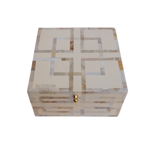 Boîte artisanale en os incrusté de nacre, rangement multifonctionnel pour bijoux, étui décoratif haut de gamme, cadeau, accent décoratif pour la maison - Product Image 5