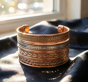 Bracelet en fil métallique entrelacé bicolore or rose et cuivre, design exquis, cadeau promotionnel original - Product Image 6