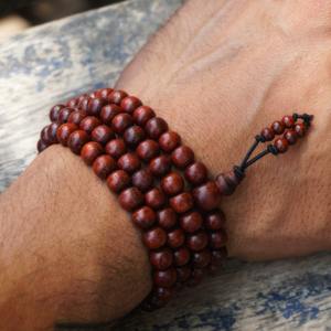 Collar de meditación y oración Mala religioso de 108 cuentas de sándalo rojo natural, embalaje personalizado, OEM, ODM, mayorista, exportador indio - Product Image 1
