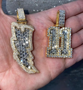 จี้ตัวอักษรแบบกำหนดเอง ประดับมอสซาไนต์ทรงเหลี่ยมมรกต VVS เงินแท้ 925 สร้อยคอฮิปฮอปสลักชื่อส่วนตัว ประดับเพชร IGI - Product Image 4