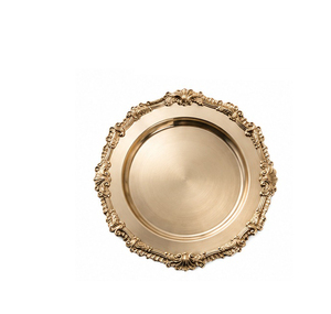 Assiette décorative en cuivre martelé, motif floral gravé au centre, bordure artisanale, style vintage, écologique, pour mariage, sous-plat en métal - Product Image 2