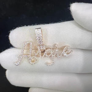 Colgante Personalizable de Moissanita Chapado en Oro Rosa de 18K con Forma de Estrella y Engaste de Canal, Claridad VVS Mejorada, Joyería Fina para Fiestas y Eventos - Product Image 3