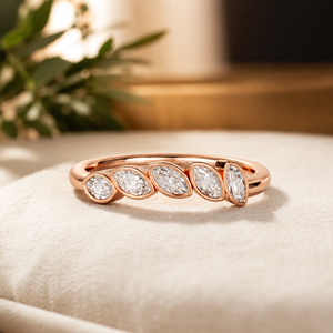 Anillo de compromiso de media eternidad con diamantes marquesa y moissanita de cinco piedras, chapado en oro amarillo de 10K para mujer - Product Image 4