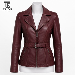 Chaqueta de cuero para mujer hecha con materiales finos que ofrecen comodidad duradera, estilo atemporal y un diseño versátil para cada temporada. - Product Image 1