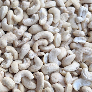 W180เม็ดมะม่วงหิมพานต์จากโรงงานที่เชื่อถือได้ W320ป้องกันการแตกของมะม่วงหิมพานต์จากเวียดนาม - Product Image 1