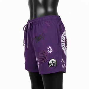 Shorts de baño para mujer de algodón y poliéster de 300 GSM, diseño tie-dye morado, lavado desgastado, con logo personalizado. - Product Image 5