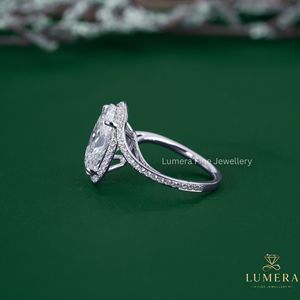 Bague de fiançailles ovale de créateur en or massif avec bande torsadée pavée, bague de mariage en diamant de laboratoire certifié IGI pour femme - Product Image 3