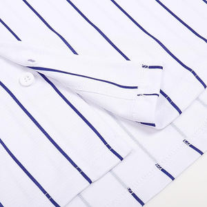 Maillot de baseball en polyester premium avec systèmes avancés d'évacuation de l'humidité et canaux d'aération stratégiques - Product Image 5