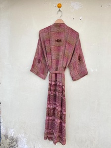 Belle Robe De Chambre Rose Vintage Kimono Robe Robe De Mariée Robe De Soie Lounge Wear Boho Kimono En Soie - Product Image 2