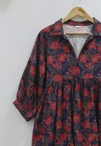 Vestido midi rosa con estampado floral y teñido anudado a mano |   Estilo Bohemio, 100% Algodón, Ecológico, Transpirable, Cintura Natural, Silueta en A - Product Image 4