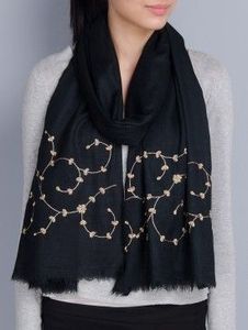 Gran Oferta: Hiyab Bordado con Cuentas, Elegante Hiyab Azul Bordado con Cuentas Doradas Florales, Hecho a Mano, Proveedor al por Mayor - Product Image 3
