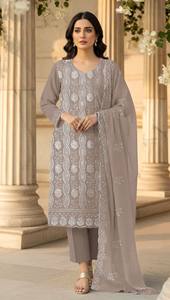 Salwar Kameez Étnico Semisentado hasta la Rodilla para Mujer, en Faux Georgette, con Bordado y Lentejuelas, Ideal para Fiestas, Diwali y Graduaciones - Product Image 4
