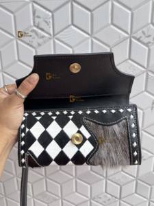 Cartera de Cuero Tallada a Mano con Diseño de Damasquera, Estuche para Teléfono, Cartera de Piel de Vacuno con Forro de Pelo, Cartera de Cuero Estilo Western Multiusos - Product Image 5