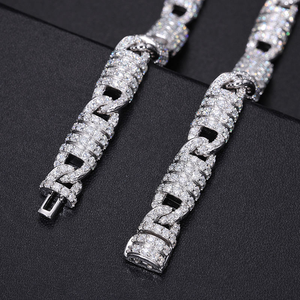 Collier chaîne à maillons en argent massif 925 avec moissanite VVS et diamant de laboratoire, design hip-hop - Product Image 4