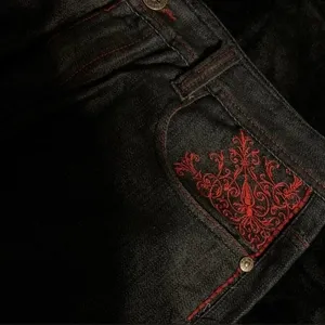 Wholesale Custom Mens Regular Wide Leg Solid Hip Hop <b>Y2K</b> Gothic Wing Cross Embroidered Black Denim Streetwear Trousers - Product Image 2