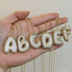 Colgante de Letra con Diamante Moissanite, Lujoso, de Plata 925 Chapada en Oro, con Dijes Temáticos, para Uso Diario, Joyería para Mujer - Product Image 3