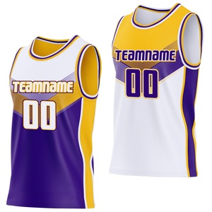 Ensemble de maillots de basket-ball réversibles haut de gamme, uniforme d'équipe personnalisé violet et or, 100% polyester, maille respirante, fabricant OEM ODM - Product Image 1