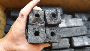 Vietnam sciure de bois BBQ charbon de bois Briquettes hexagonales et quadrilatères fabriquées à la machine à partir de bois compressé - Product Image 3