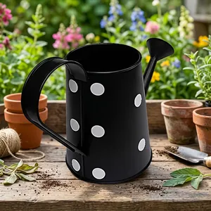 Arrosoir noir à pois décoratif pour plantes de jardin avec long bec verseur et grande poignée pour plantes d'intérieur - Product Image 4
