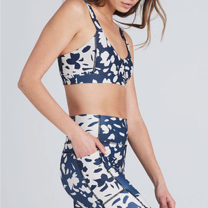 Ensemble de yoga pour femmes sur mesure, différentes couleurs, qualité supérieure, dernier design, pour la salle de sport et les entraînements. - Product Image 4