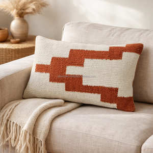 Housse de coussin colorée style bohème Kilim avec motif rayé ethnique pour une décoration de maison éclatante et ethnique (global et sud-ouest américain) - Product Image 4
