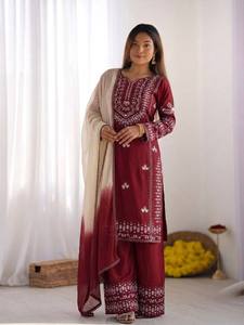 Ensemble Kurta et pantalon ethnique pour femme, tenue indienne/pakistanaise richement brodée, dupatta longueur cheville, séchage rapide, toutes saisons, pour fêtes et mariages - Product Image 3
