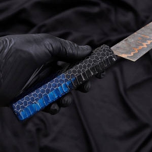 Couteau de camping droit pour découper la viande, en acier Damas cuivré, haute durabilité, manche en résine, lame tranchante, pour l'industrie de la signalétique. - Product Image 4