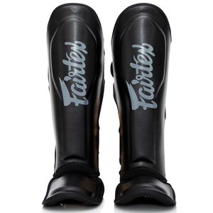 สนับแข้งหนังแท้ Fairtex สำหรับคิกบ็อกซิ่ง MMA มวยไทย - ป้องกันระดับมืออาชีพ น้ำหนักเบา ปรับได้ พร้อมสายรัดแบบตะขอเกี่ยว - Product Image 1