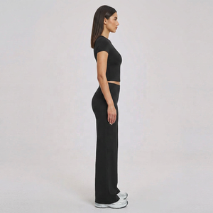 Conjunto de Yoga Personalizado para Mujer: Camiseta de Manga Corta y Pantalones Anchos, Conjunto de 2 Piezas Suave y Elástico para Descanso, Ejercicio y Fitness - Product Image 3
