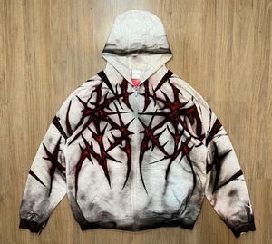 Vente en gros de sweats à capuche pour hommes de haute qualité, style Y2K, entièrement zippés, avec impression graphique de crâne rouge airbrush, coupe oversize, en coton lourd mélangé. - Product Image 1