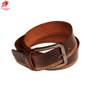 Ceinture en cuir pour homme avec logo personnalisé, fabriquée en cuir véritable durable avec finition lisse et boucle élégante pour un usage quotidien, directement de l'usine. - Product Image 1