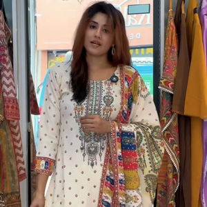 Tenue de créateur, design très tendance, véritable travail de miroir, tissu Maslin, tailles M à XXL, ensemble Anarkali Salwar élégant avec étole - Product Image 1