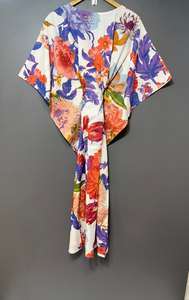 ชุดเดรสยาวลายดอกไม้สีขาวผ้าฝ้ายอินเดีย ชุดคลุมชายหาดสำหรับผู้หญิง - Product Image 2