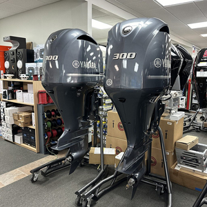 Par de Motores Yamaha F300XA y LF300XA de 4 Tiempos y Eje de 25 Pulgadas, NUEVOS - Product Image 5