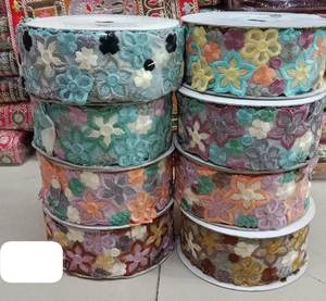 Dentelle florale brodée large vintage de luxe, écologique, 2,5 pouces, multicolore, pour sari de mariée et haute couture - Product Image 2