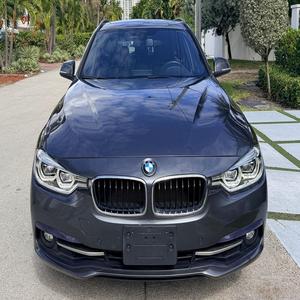 2017 B-M-W 330-i x-D-r-i-v-e S-p-o-r-t-s W-a-g-o-n Oferta de fábrica de autos usados - Product Image 3