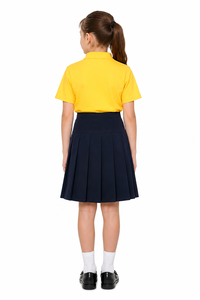 Ensemble d'uniformes scolaires de qualité supérieure pour filles avec un t-shirt polo jaune et une jupe plissée bleu marine, tenue scolaire élégante pour filles - Product Image 3