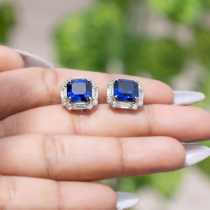 Boucles d'oreilles clous en pierre précieuse bleu royal taille émeraude avec halo de cristaux, plaqué argent, élégantes pour mariage et soirée, coffret cadeau de bijoux - Product Image 5